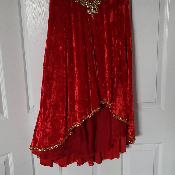 Strapless velvet gown - Picture 3 of 6